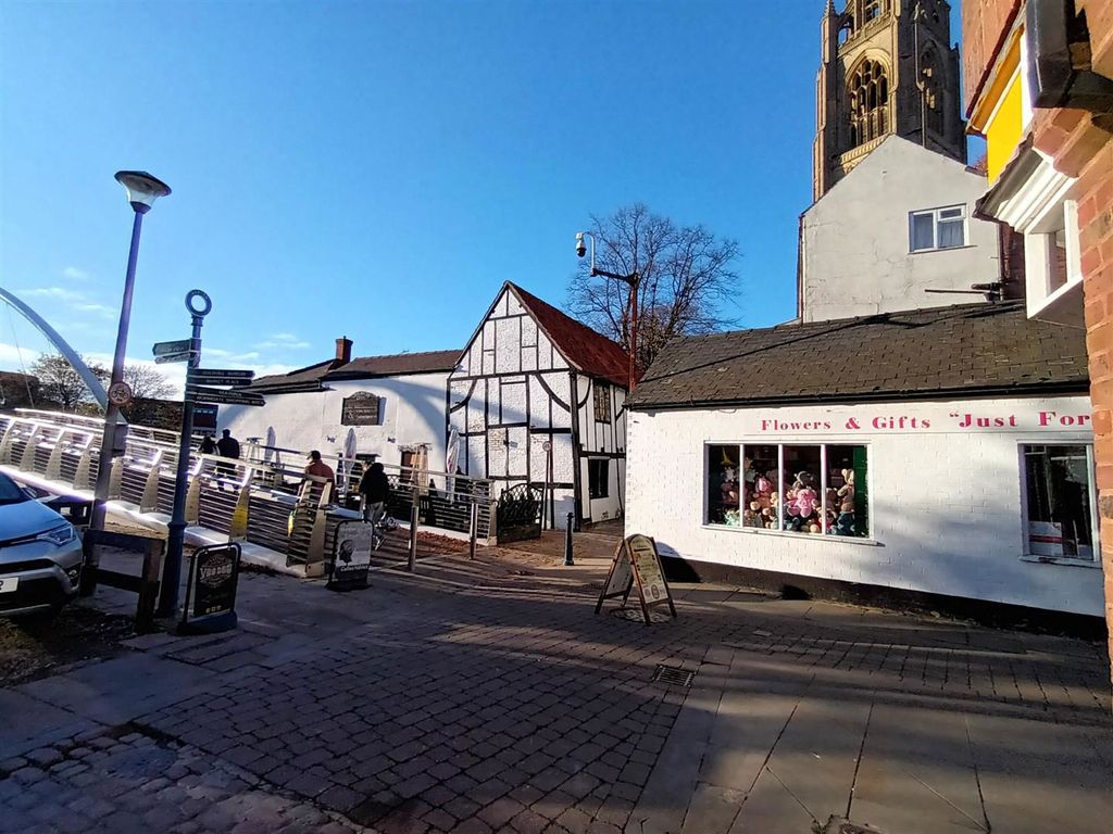 Property photo 2 of 5