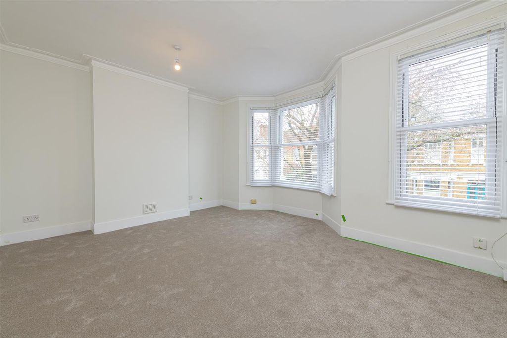 Property photo 2 of 7 Tff 20 Meon Rd Rec 1.Jpg