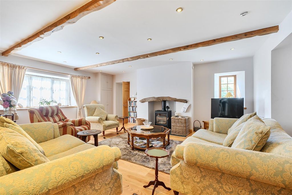 Property photo 3 of 30 Sitting Room