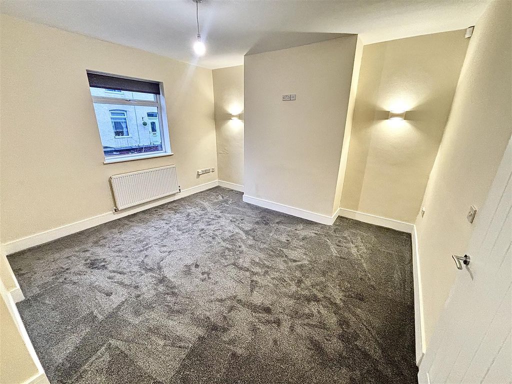 Property photo 2 of 12 Living Room