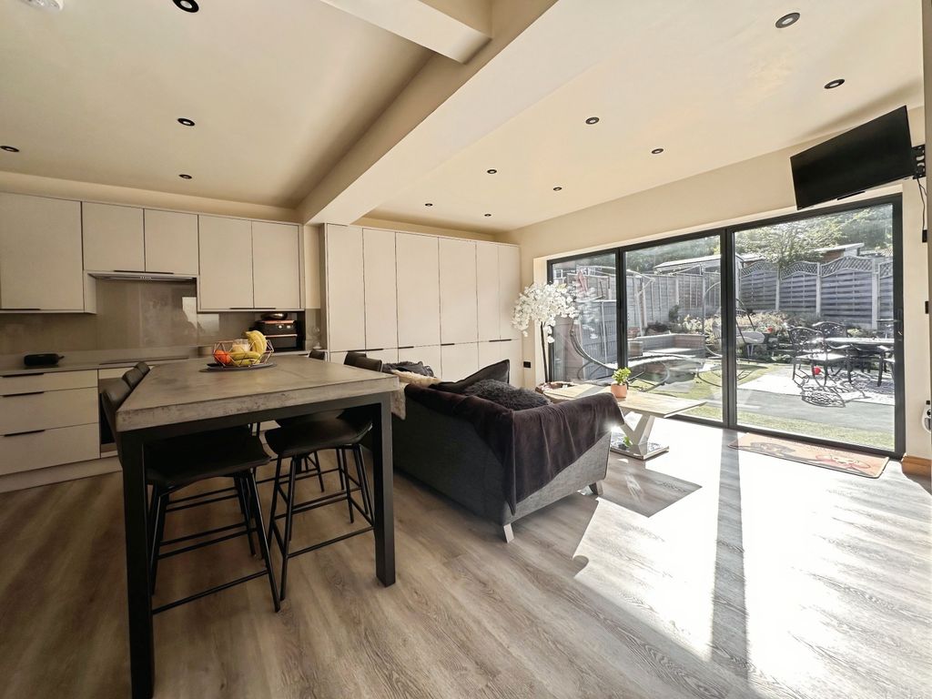 Property photo 3 of 22 Kitchen/Diner/Family Room