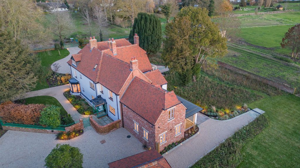 Property photo 1 of 45