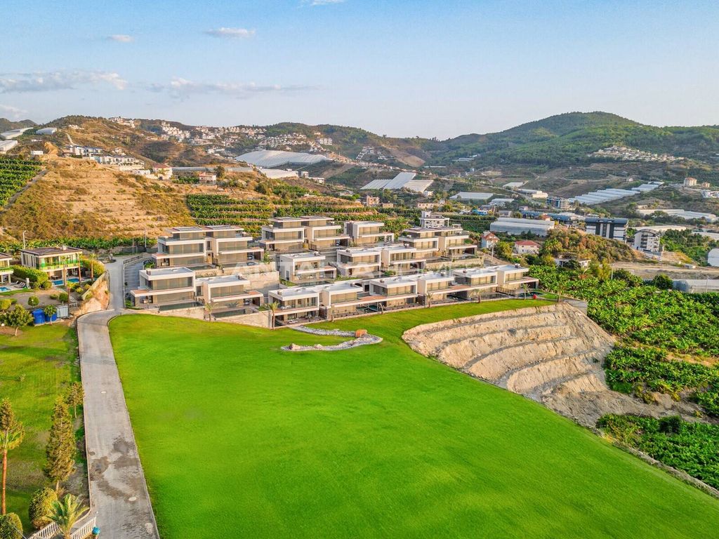 Property photo 1 of 25