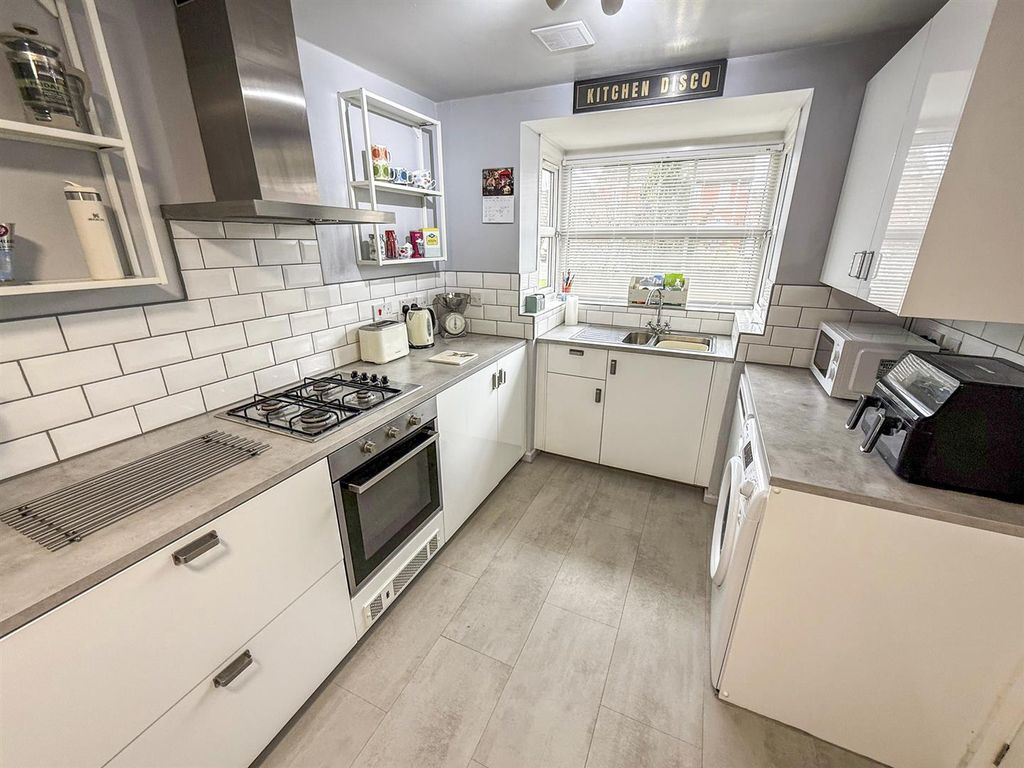 Property photo 2 of 17 Kitchen/Dining Room