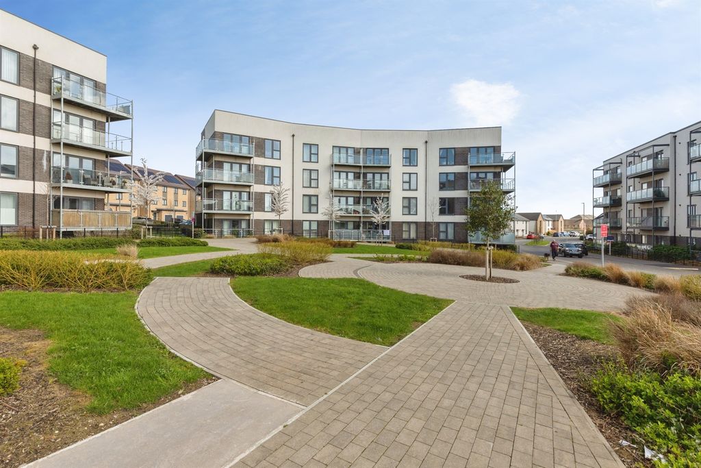 Property photo 1 of 20