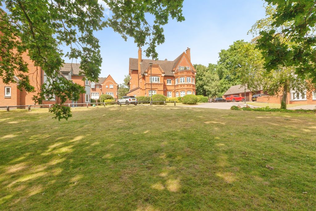 Additional image 16 of 2 bed flat for saleAcorn Close, Birstall, Leicester LE4