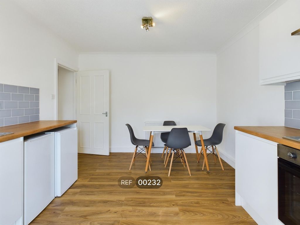 Property photo 3 of 14 Kitchen