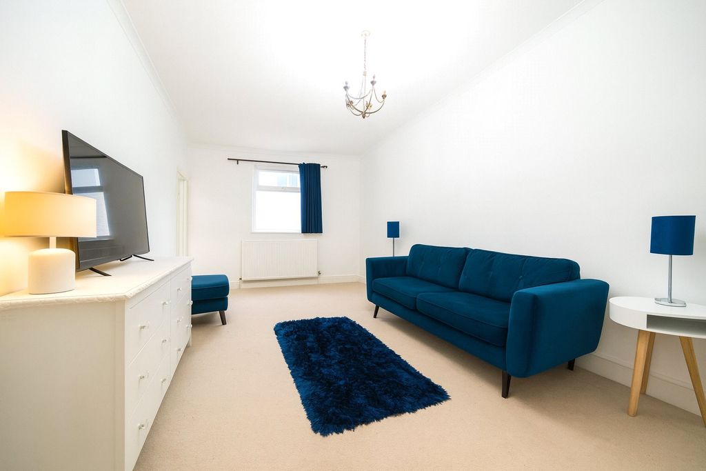 Property photo 3 of 9 Picture No. 01