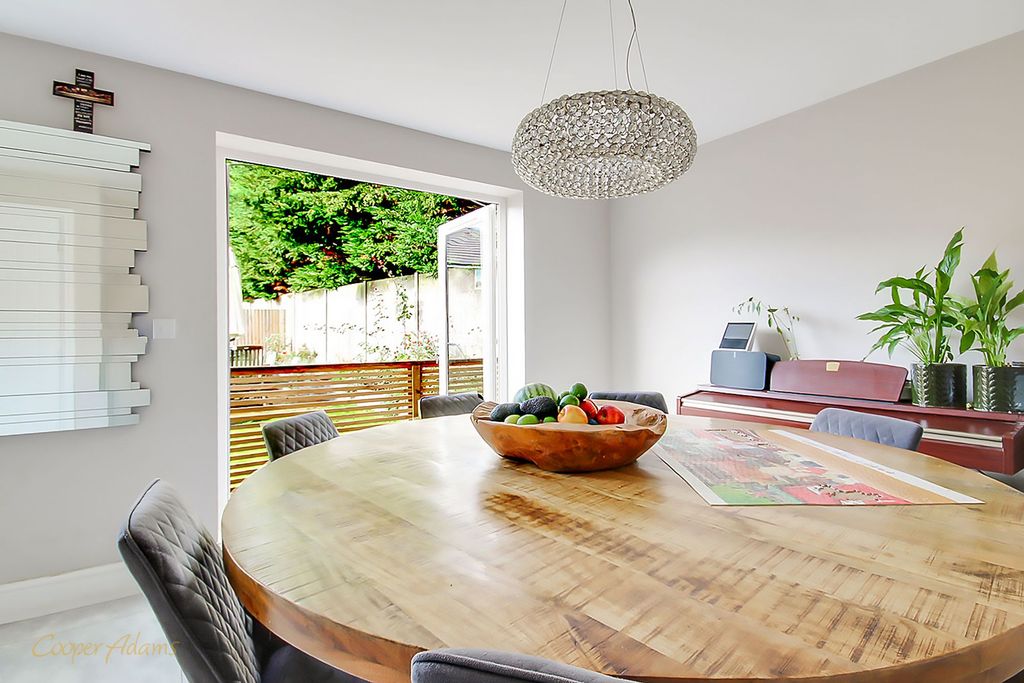 Property photo 3 of 17 Dining Room