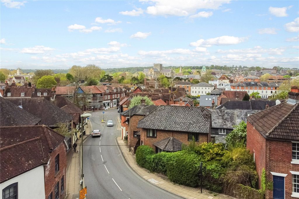 Property photo 2 of 12 City Views