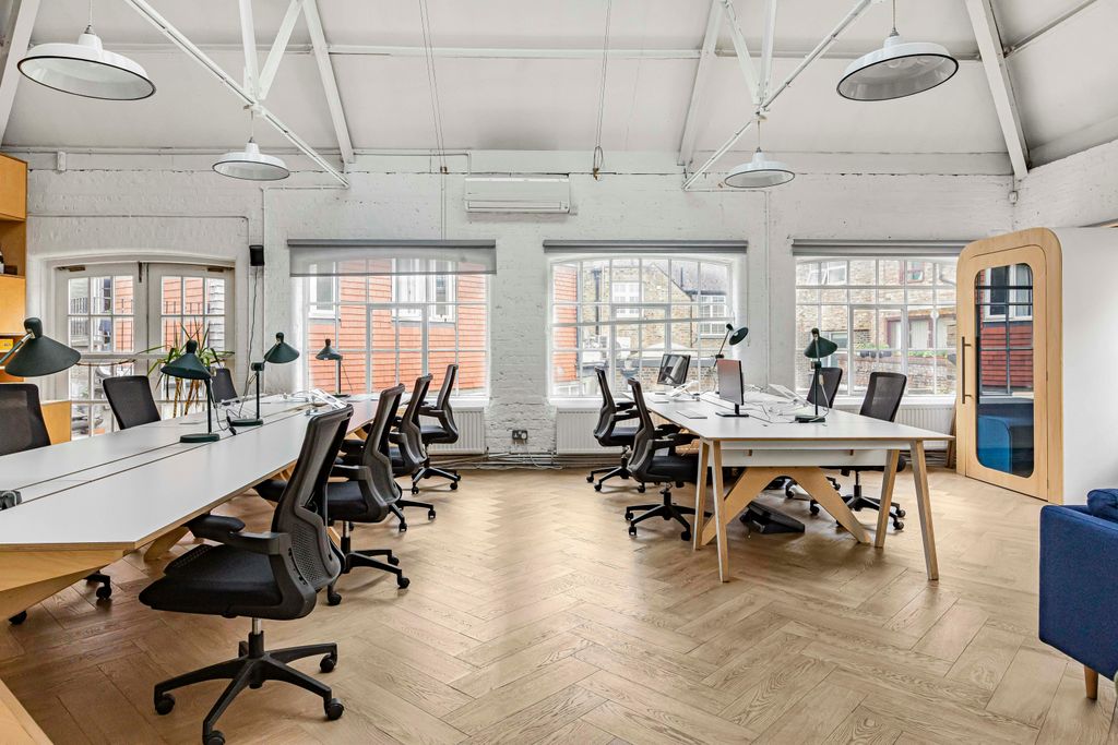 Property photo 3 of 20 11_31646.Jpg