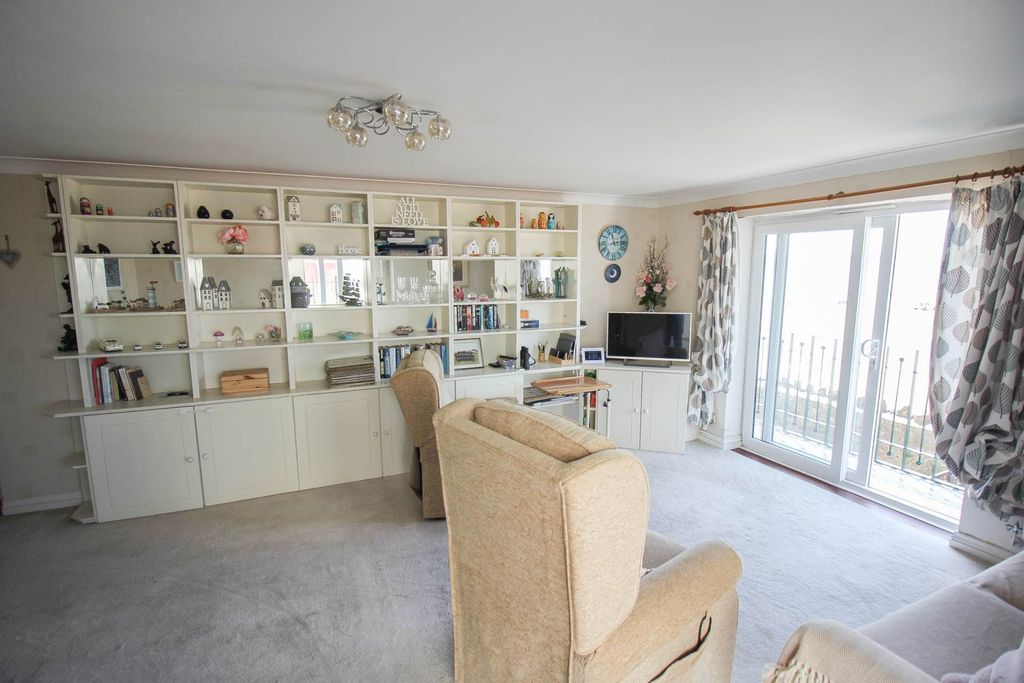 Additional image 10 of 3 bed flat for saleRoyal Sands, Beach Road, Weston-Super-Mare BS23