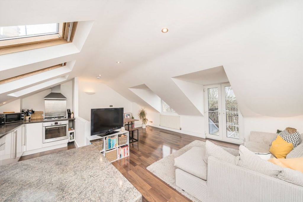 Property photo 3 of 7