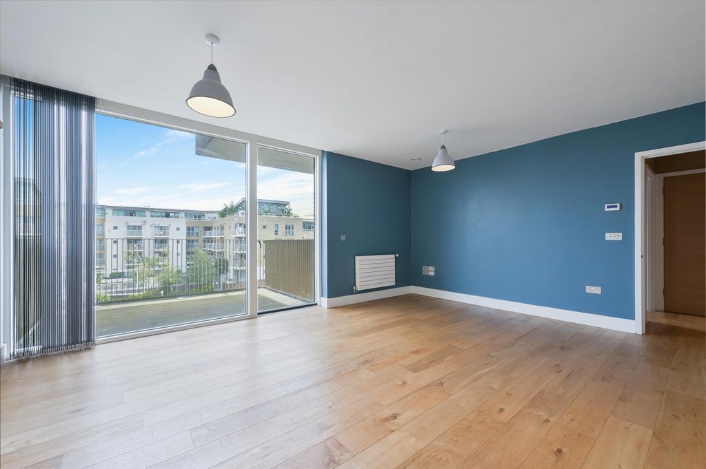 Property photo 3 of 10