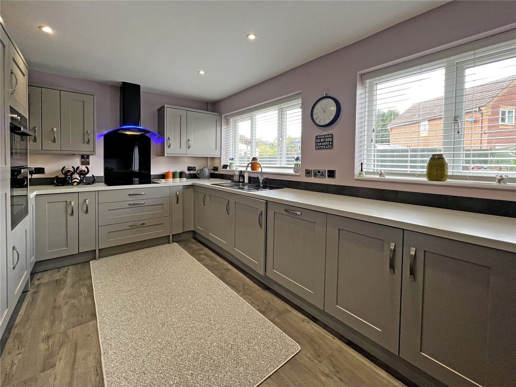 Property photo 2 of 25 Picture No. 08