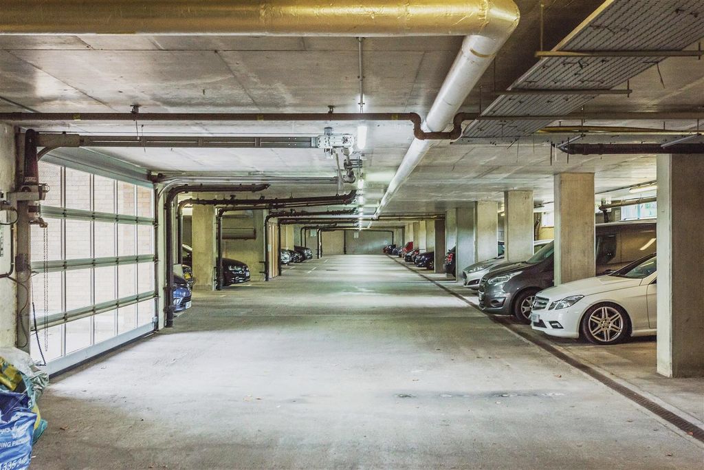 Property photo 3 of 14 7-Lewis-Court-15.Jpg