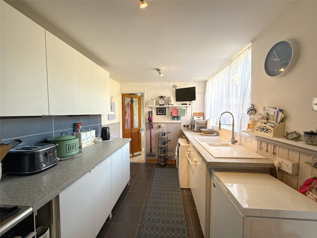 Property photo 3 of 22 Kitchen