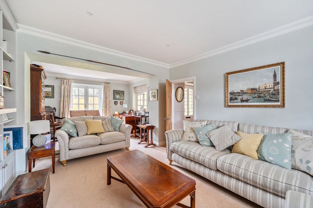 Property photo 2 of 12