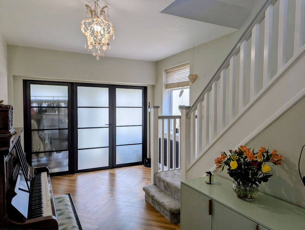 Property photo 2 of 34