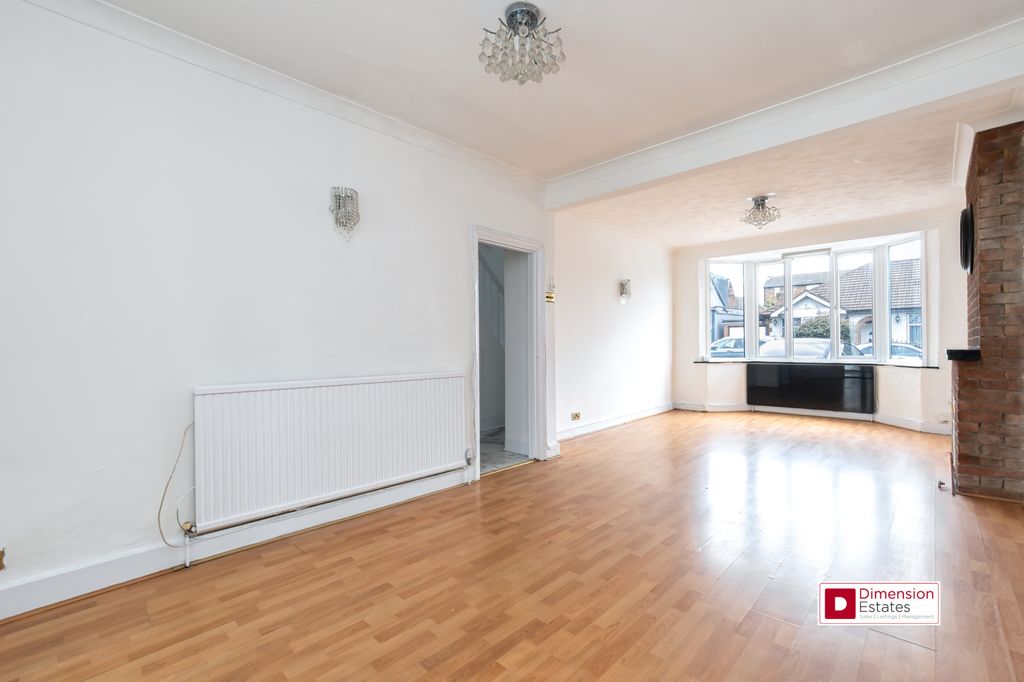 Property photo 2 of 23