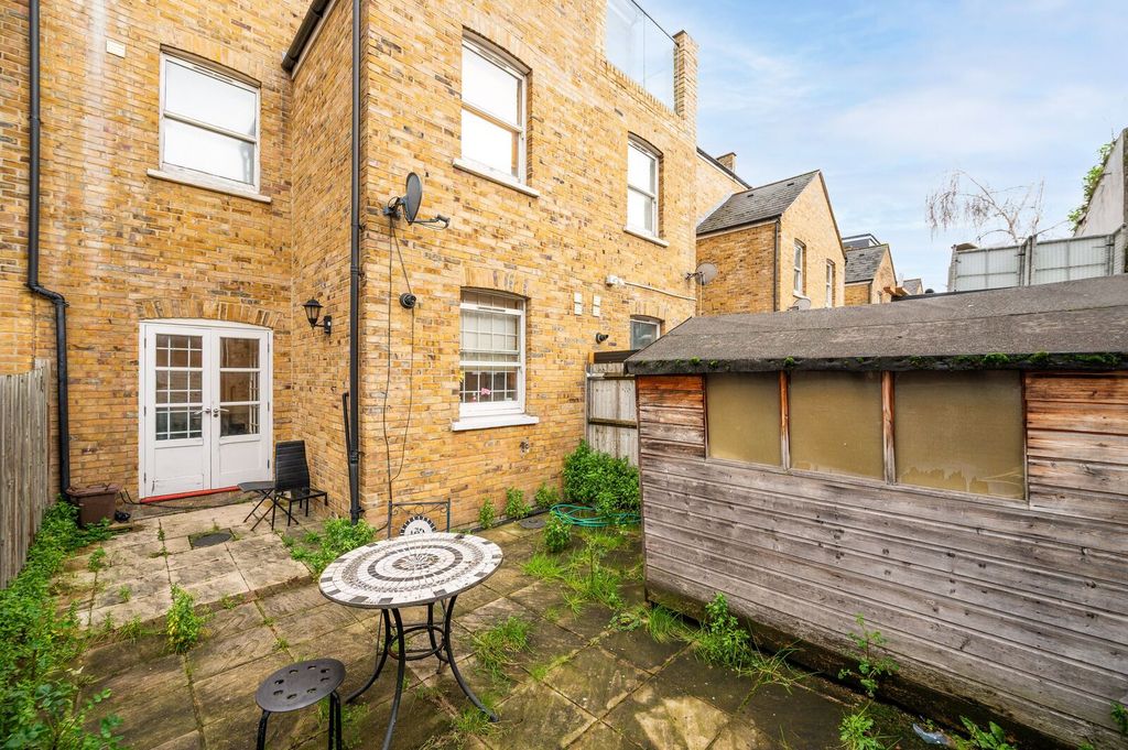 Property photo 2 of 9