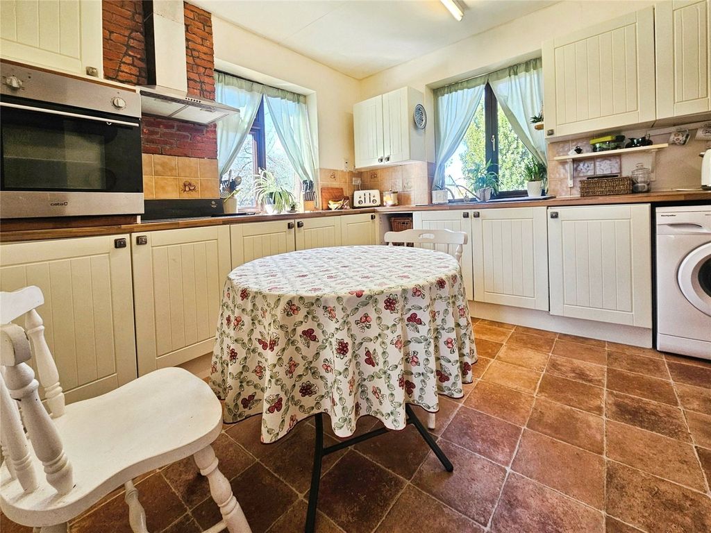 Property photo 3 of 22 Picture No. 19