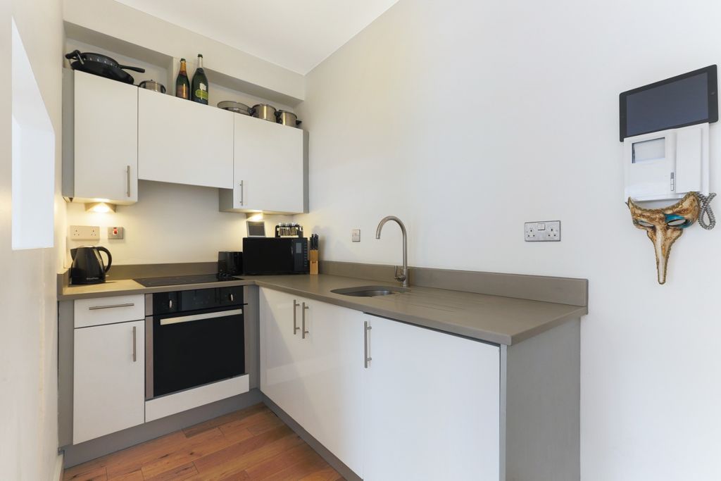 Property photo 2 of 10 3218745