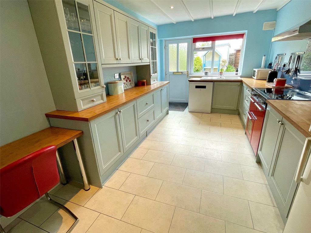 Property photo 2 of 24 Kitchen