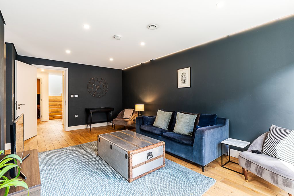 Property photo 1 of 29