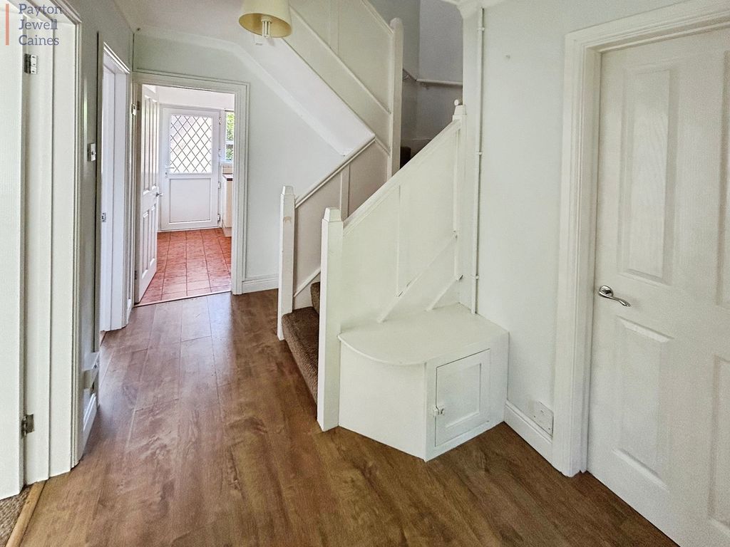 Property photo 2 of 13 Hallway
