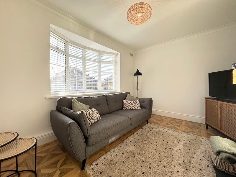 Property photo 2 of 10 Lounge