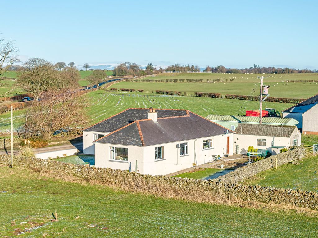 Property photo 2 of 32