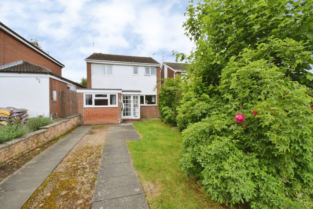 Property photo 1 of 18 Front