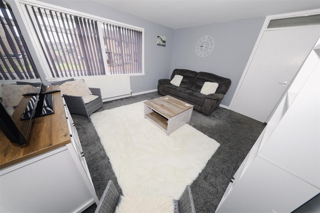 Property photo 3 of 16 c