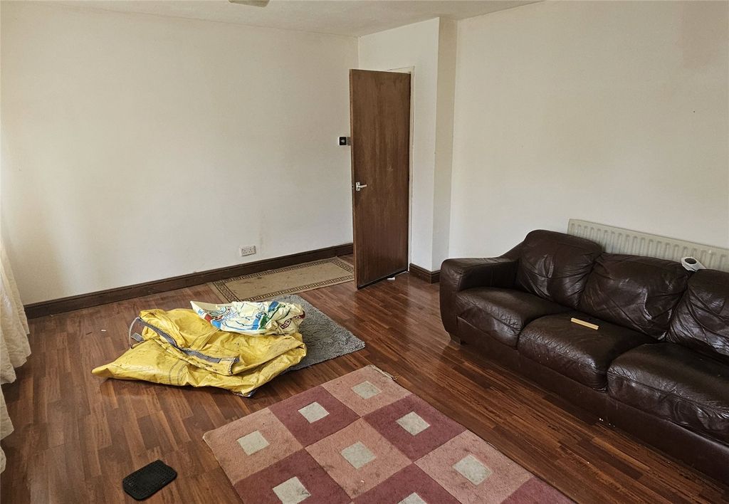 Property photo 2 of 19 Picture No. 03