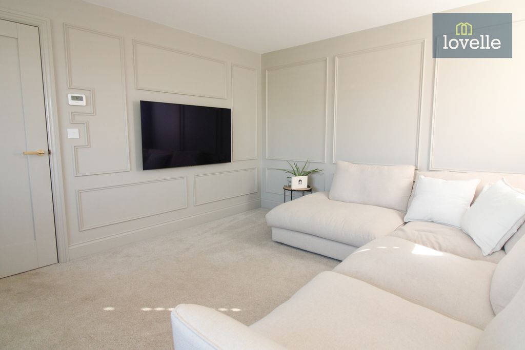 Property photo 3 of 28