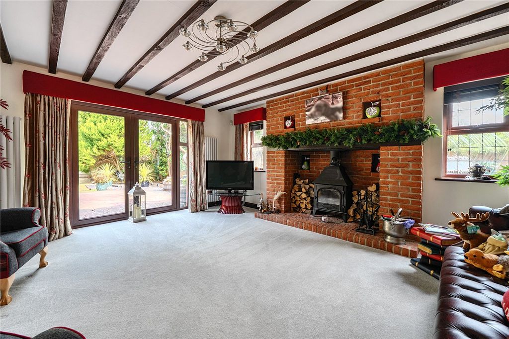 Property photo 2 of 28 Picture No. 11