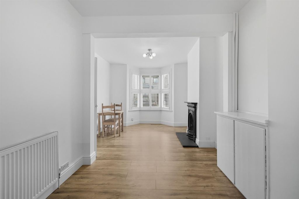 Property photo 3 of 27 6