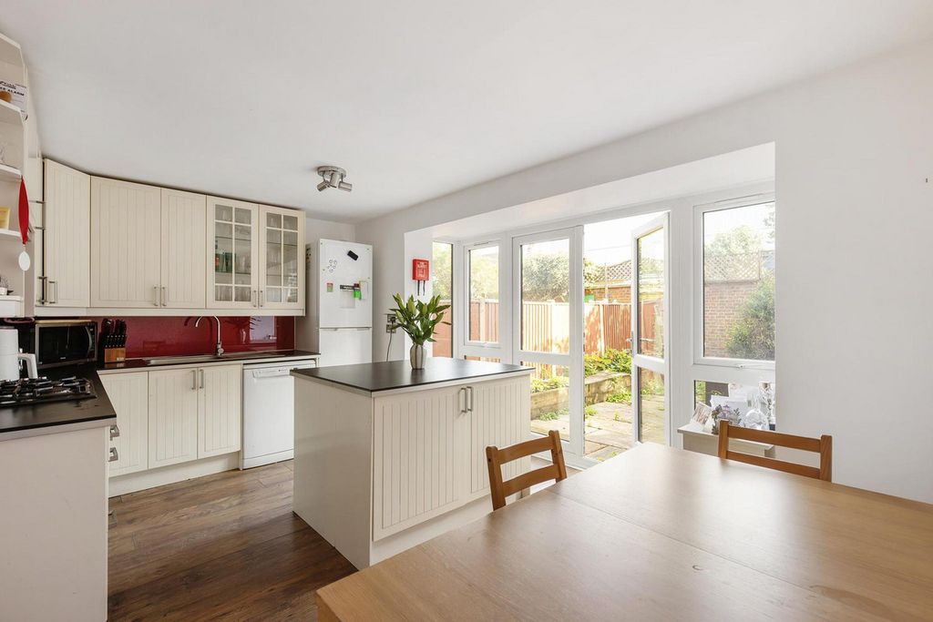 Property photo 1 of 17