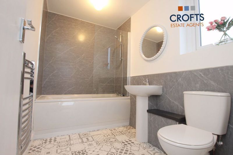 Property photo 3 of 10 Bathroom