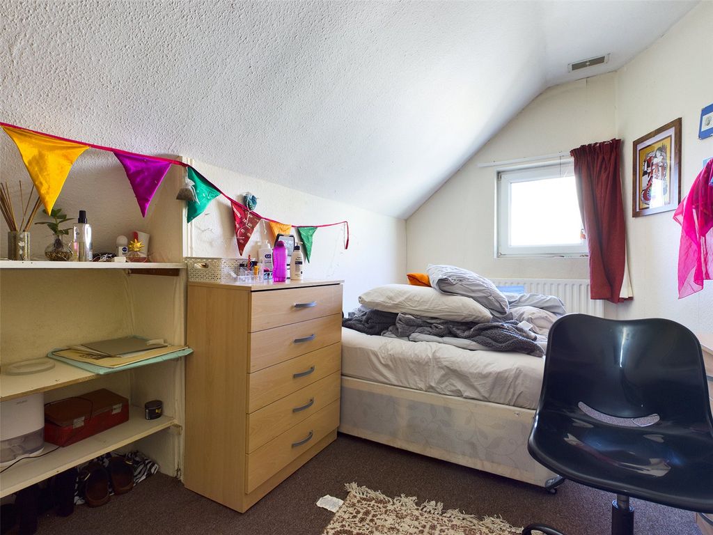 Property photo 3 of 10 Bedroom