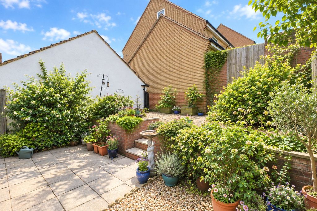 Property photo 2 of 19 Picture No. 29
