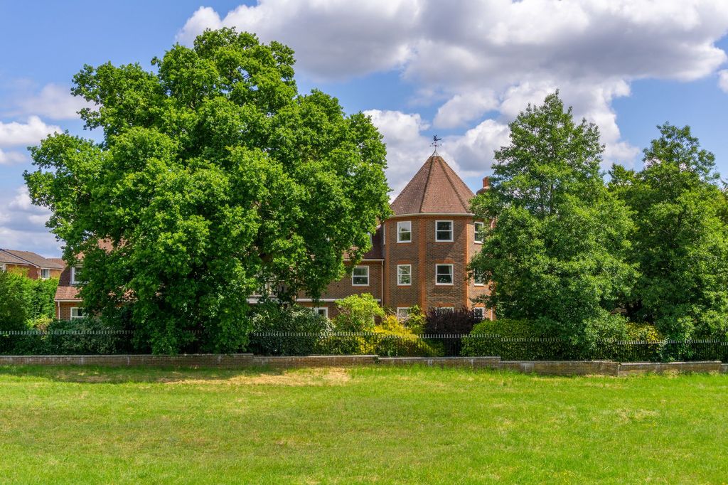 Property photo 3 of 22