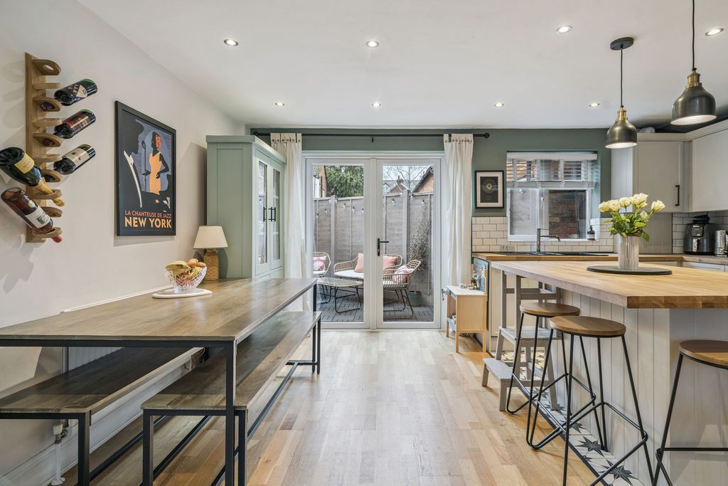 Property photo 2 of 14 Photo 12