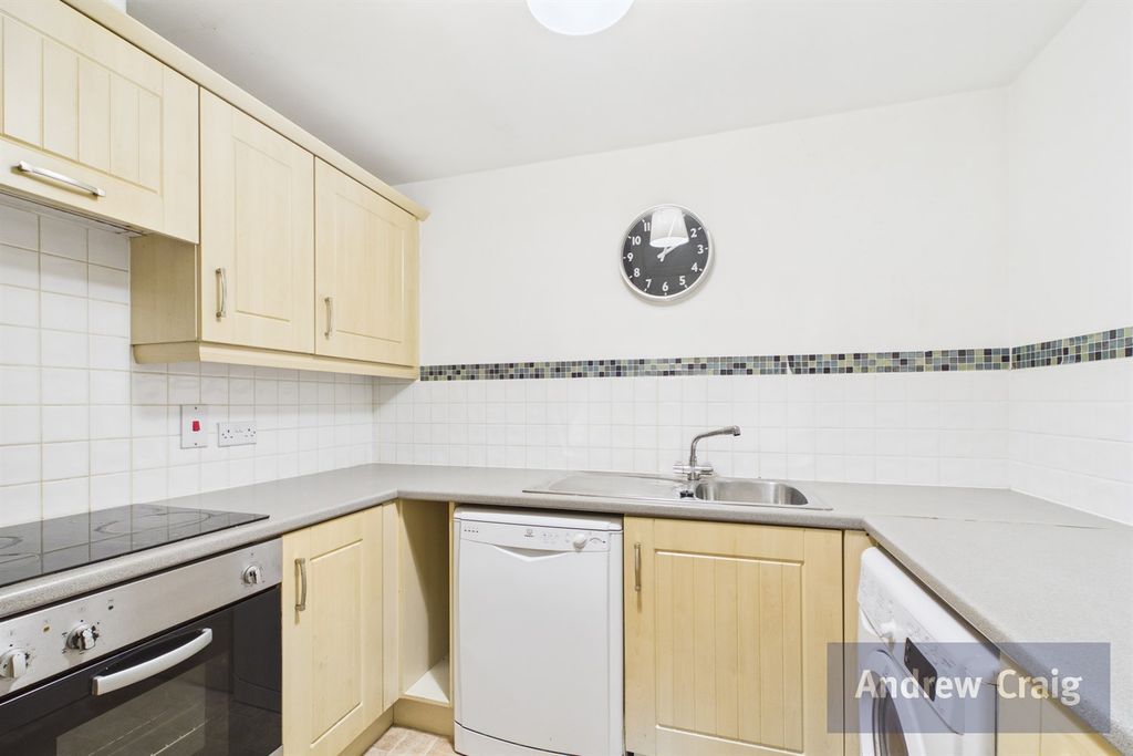 Property photo 3 of 15 Kitchen