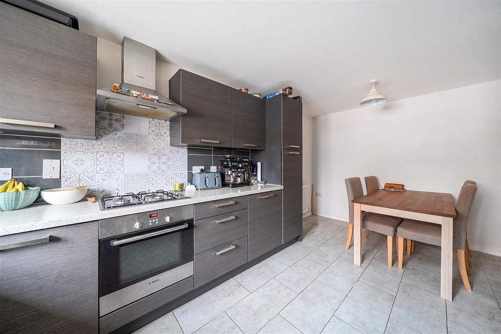 Property photo 2 of 15 1380232-8-69134F1017878.Jpg