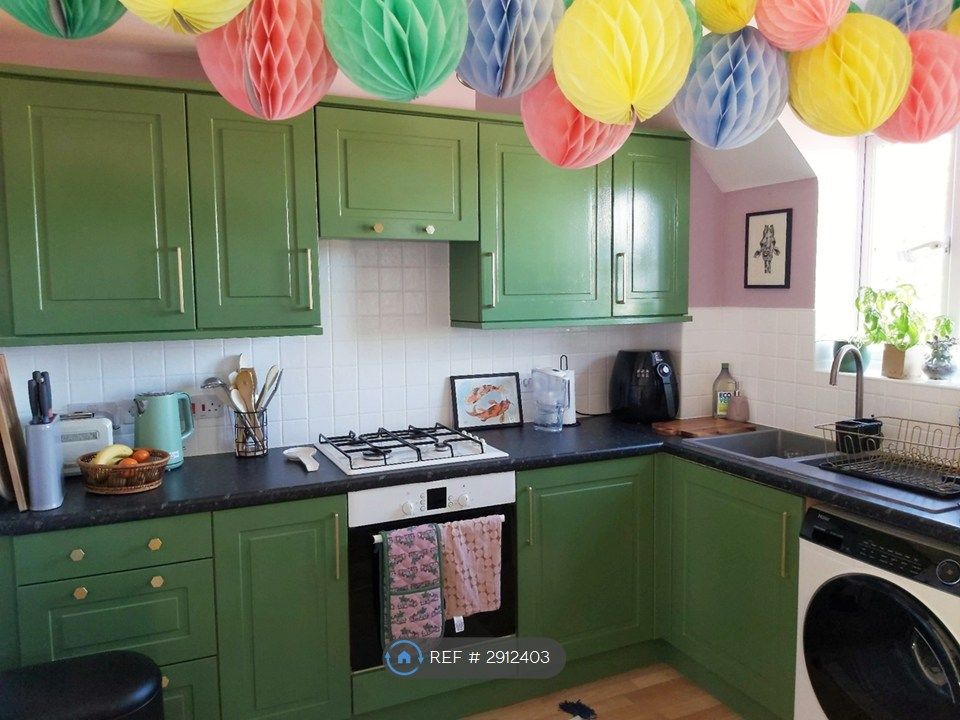 Property photo 3 of 12 Kitchen