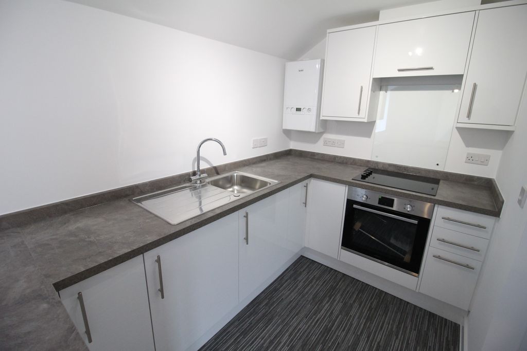 Property photo 3 of 6 Kitchen