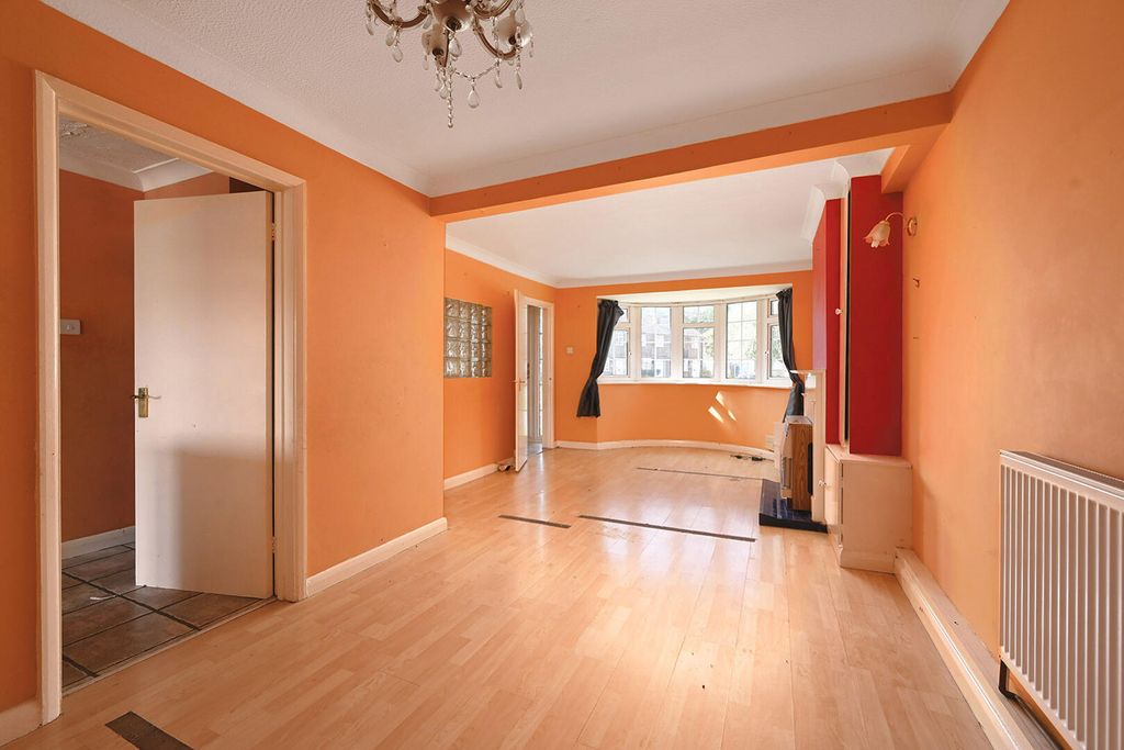 Property photo 2 of 11 Living Room