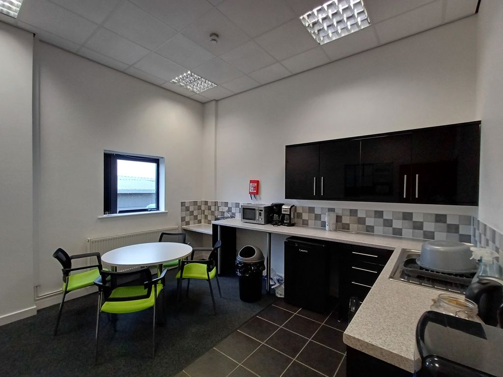 Property photo 3 of 11 Photo 12